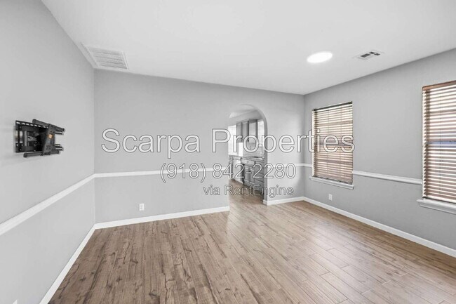 Building Photo - 9311 E 95th Pl