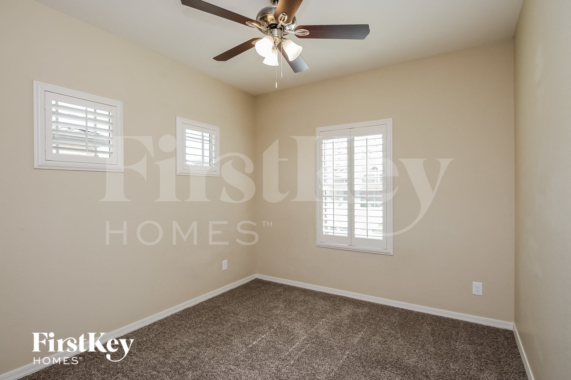 Building Photo - 376 W Flame Tree Ave