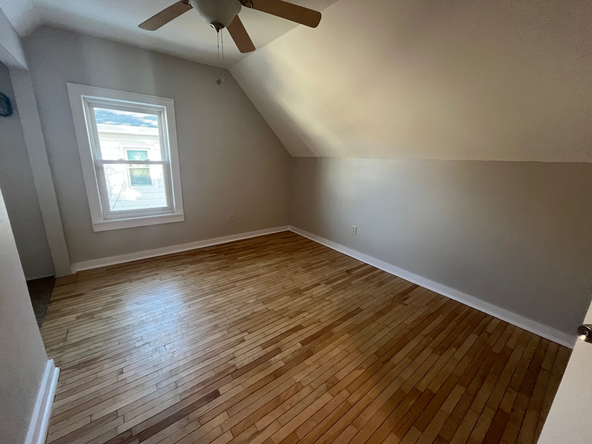 Building Photo - 180 Gillett St