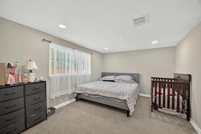 Building Photo - 223 E Melville Dr