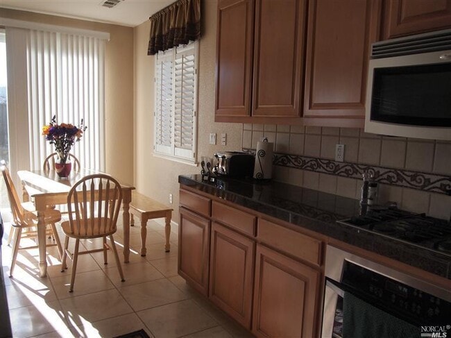 Building Photo - MARCH MOVE IN SPECIAL!  $250.00 off 1st Month's Rent if you move in by March 31st. Beautiful 5 be...