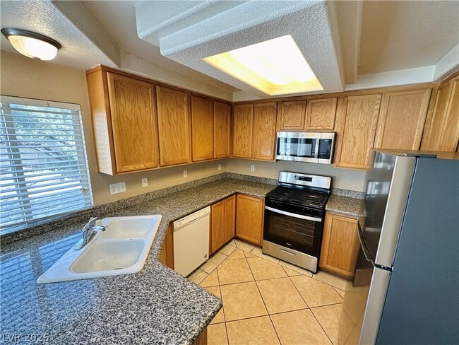 Building Photo - 964 Plantain Lily Ave
