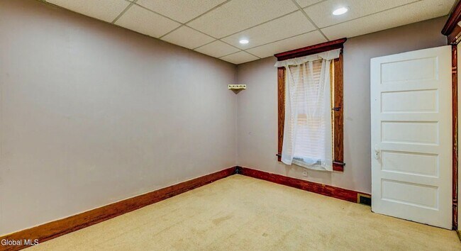 Building Photo - 205 W Fulton St