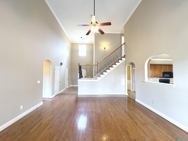 Building Photo - 126 Windridge Way SW