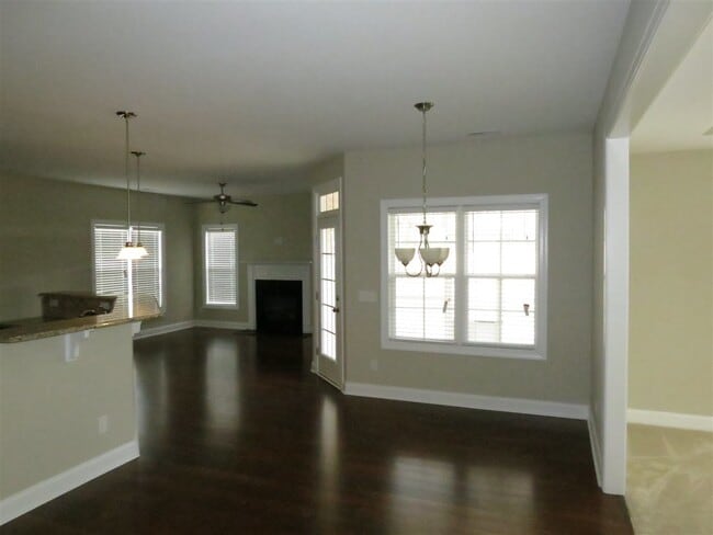 Building Photo - 411 Wolfe Ln
