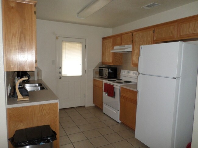 Building Photo - 1310 Chips Dr