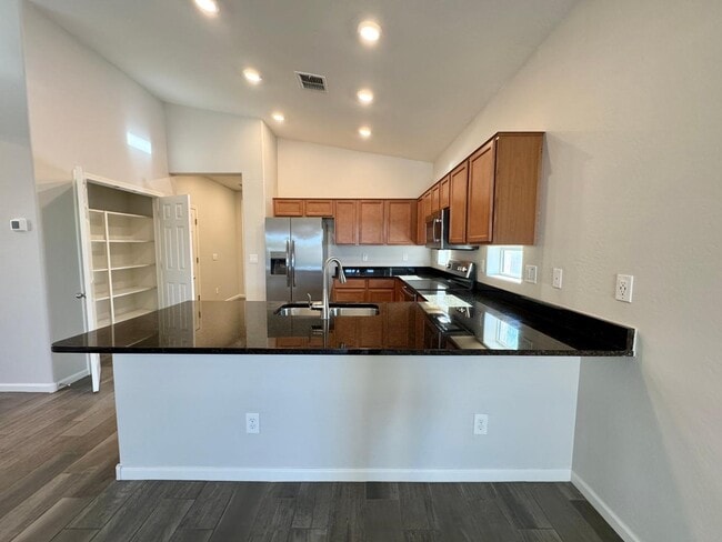 Building Photo - 2308 E Dust Devil Dr