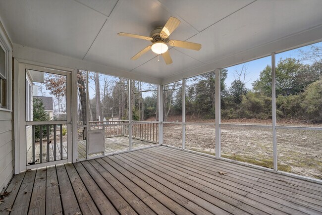 Building Photo - 131 Autumn Ridge Dr
