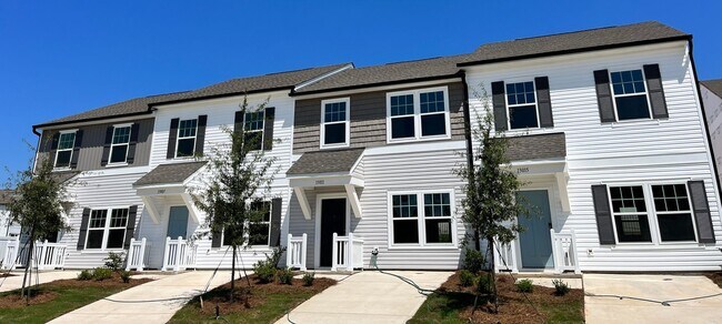 Primary Photo - BEAUTIFUL 3BD/2.5BTH Townhome - MALLARD CR...