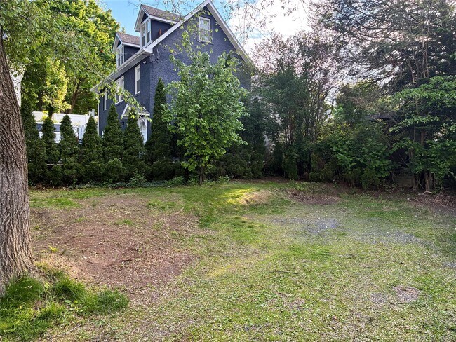 Building Photo - 35 S Lawn Ave