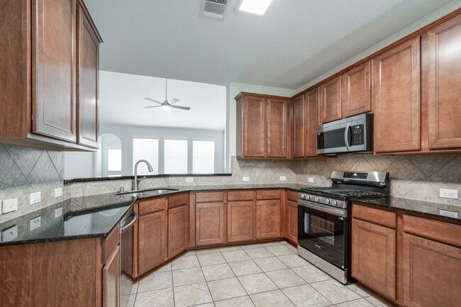 Building Photo - 10019 Lynnwood Dr