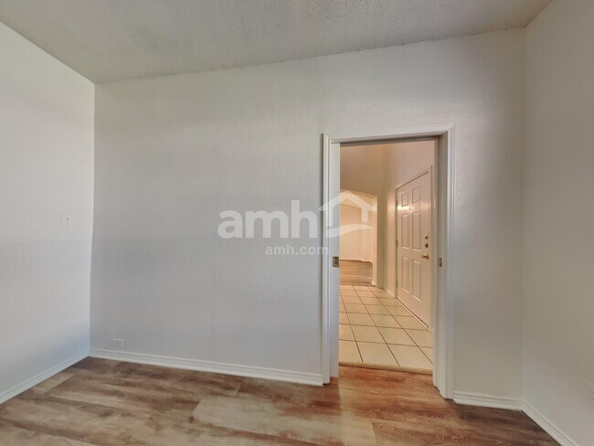 Building Photo - 10308 Oak Branch Ln