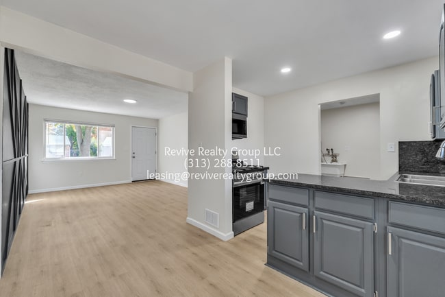 Building Photo - 15796 Kerstyn St