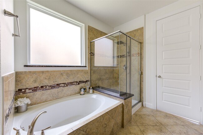 Building Photo - 27310 Onslow Run Dr