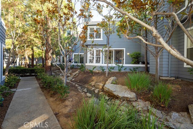 Building Photo - 154 Woodburne
