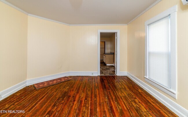 Building Photo - 1443 N 4th Ave