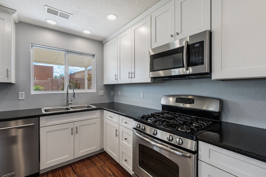 Kitchen - 8201 Wolverine Dr NW