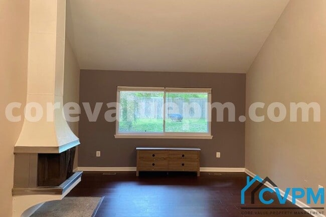 Building Photo - 16200 Alderwood Ln