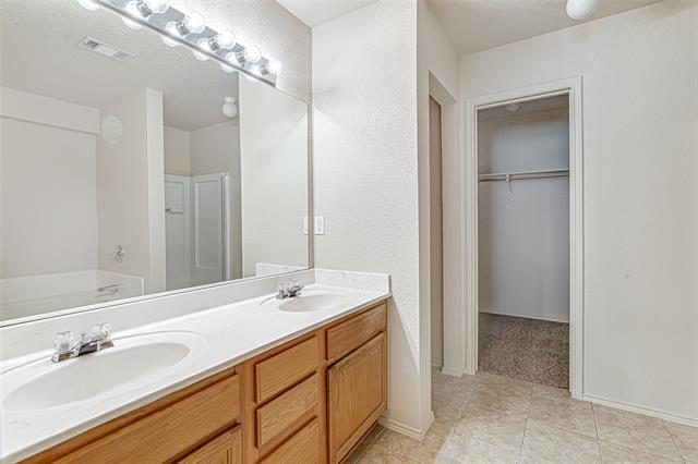 Building Photo - 12328 Rolling Ridge Dr