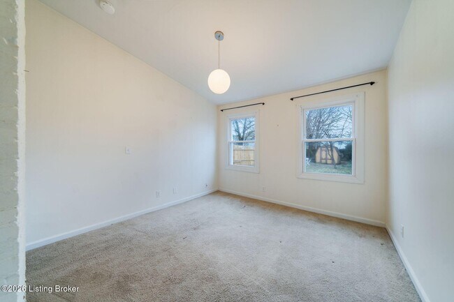 Building Photo - 1104 E St Catherine St