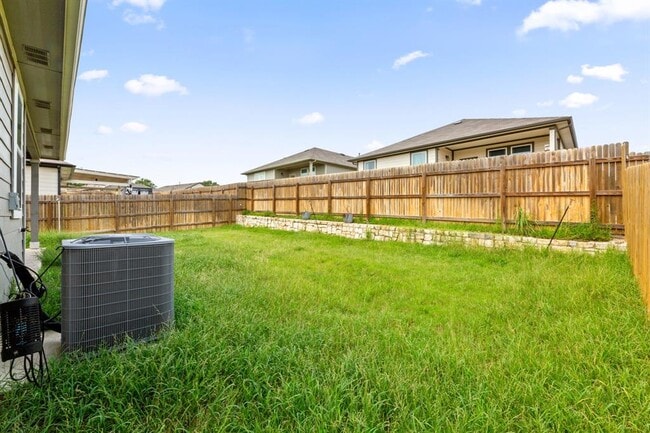 Building Photo - 202 Eagle Mountain Trl1
