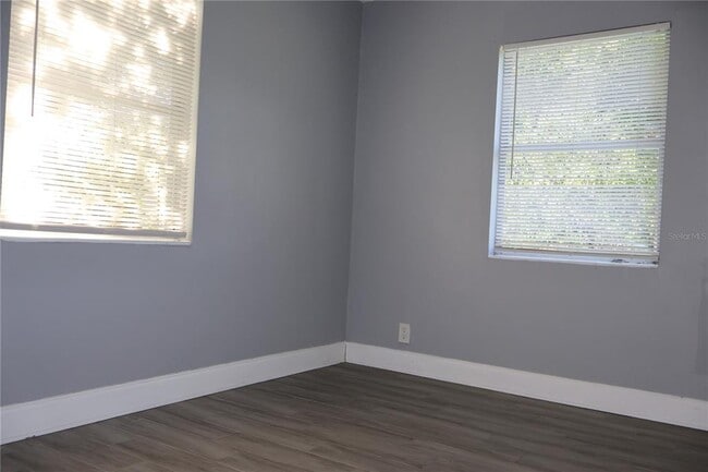 Building Photo - 3909 W Pearl Ave