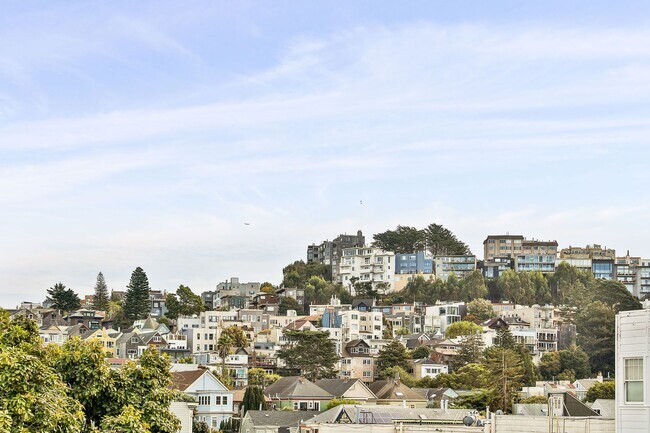 Building Photo - Cole Valley: Bright Top Floor Unfurnished 1 Bed 1 Bath with Garage Parking