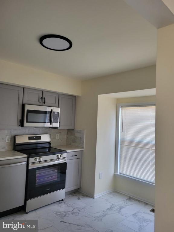 Building Photo - 56 Joyceton Way