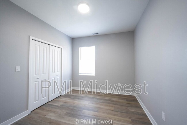 Building Photo - 1817 Montcalm St
