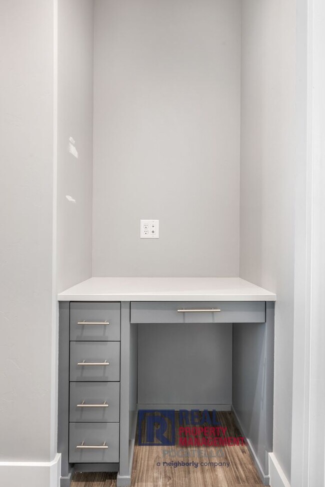 Building Photo - MOVE IN SPECIAL - Beautiful Brand New 6 be...
