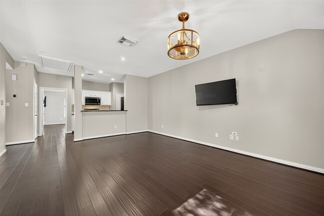 Building Photo - 1127 W 24th St