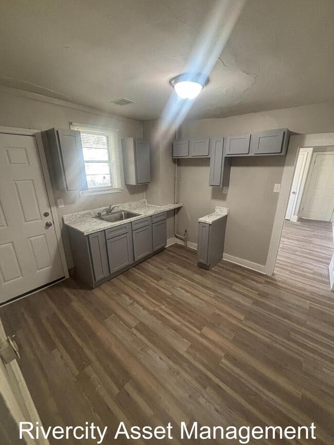 Building Photo - Cute Duplex For Rent!!!! Section 8 Welcomed !!!!