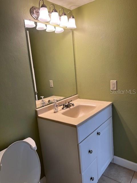 Building Photo - 3823 N Oak Dr