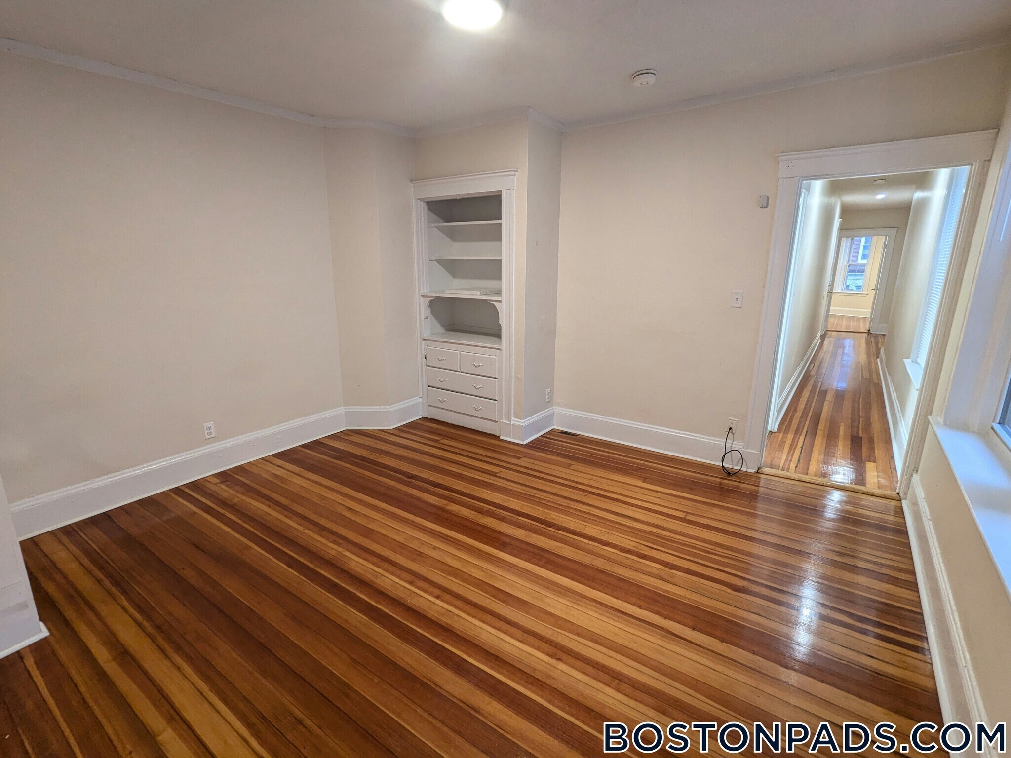 Building Photo - 6 Barrows St