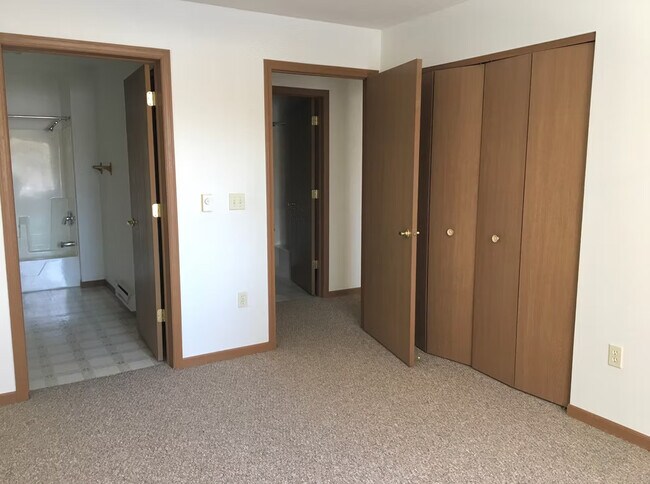 Building Photo - 1021 Grandview Ave