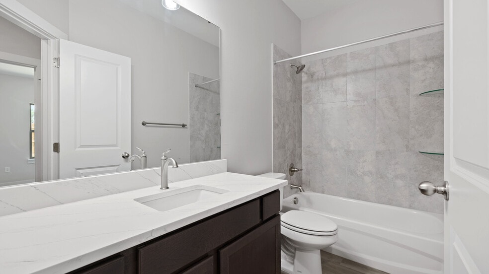 2nd bathroom - 1303 Antelope Trl
