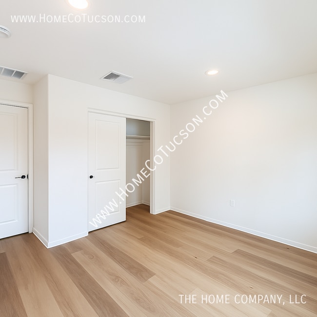 Building Photo - 8558 W Jackdaw Ct