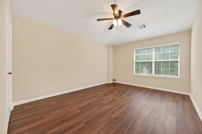 Building Photo - 10427 Lyndon Meadows Dr