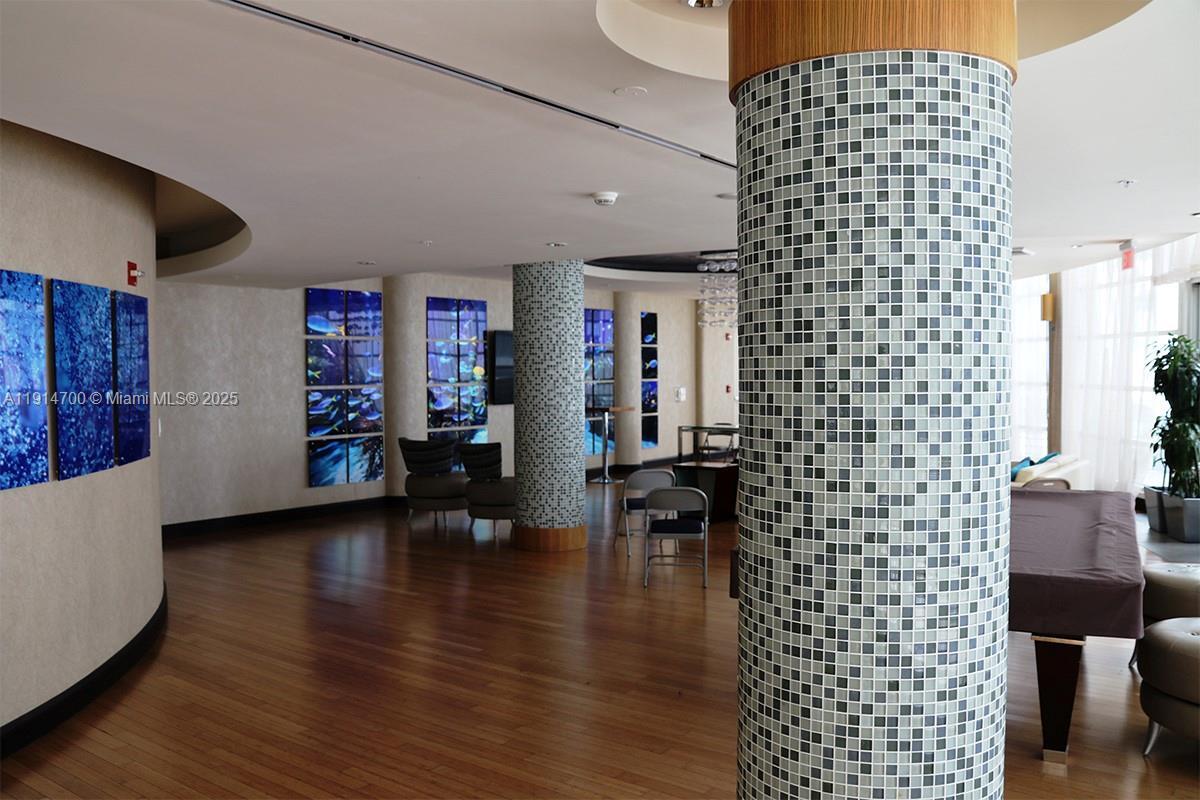 Building Photo - 253 NE 2nd St