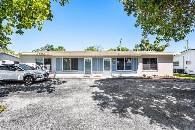 Primary Photo - 2730 N Dixie Hwy