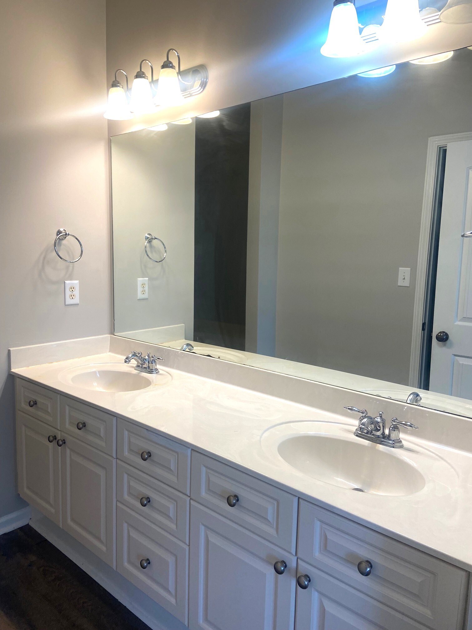 Building Photo - 2291 Ridgemont Dr