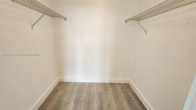 Building Photo - 10875 SW 112th Ave