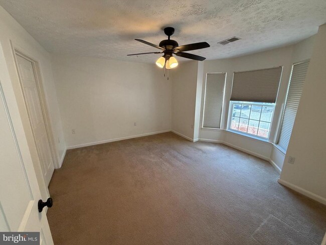 Building Photo - 651 Burtons Cove Way
