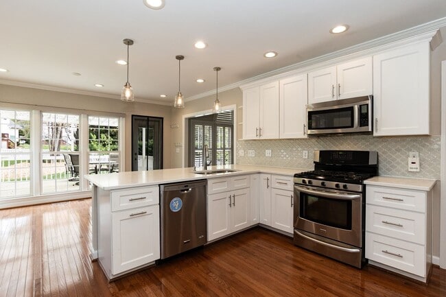 Building Photo - Meticulous Four Bedroom Dream Home!