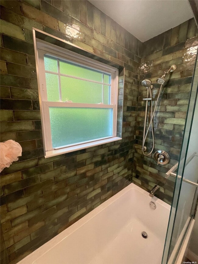 Building Photo - 250 Fair Harbor Dr