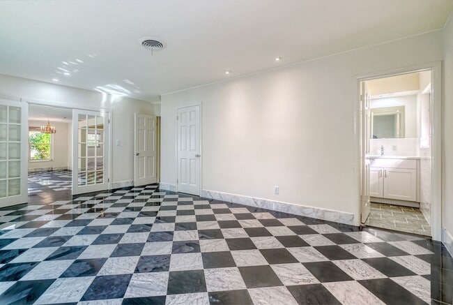 Building Photo - THIS SIZEABLE 4 BEDROOM, 3 ½ BATH, 2482 SQFT RESIDENCE IS READY FOR A LONG TERM RENTER.