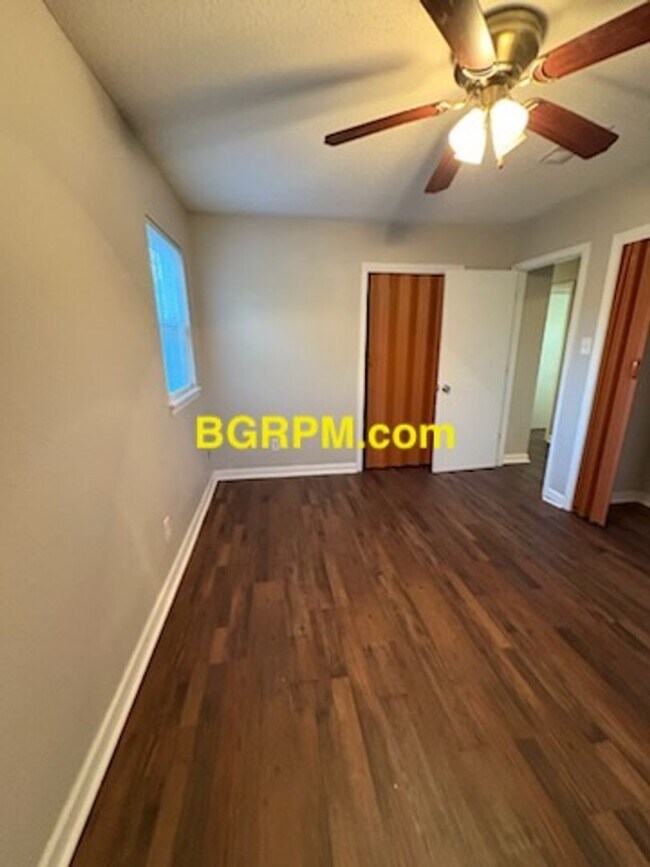 Building Photo - 6 Waterfront Dr