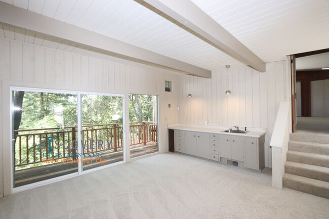 Building Photo - Contemporary Montclair 3+ Bedroom Canyon H...