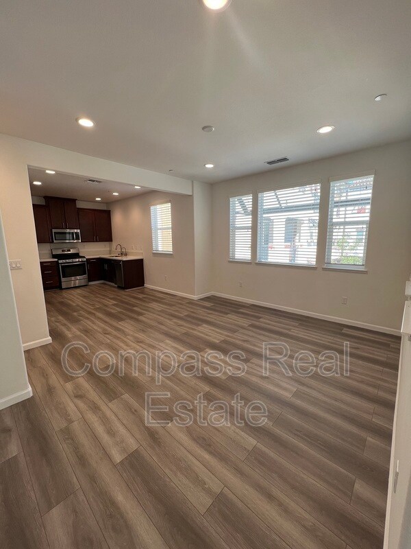 Building Photo - 2730 Viterbo Ct