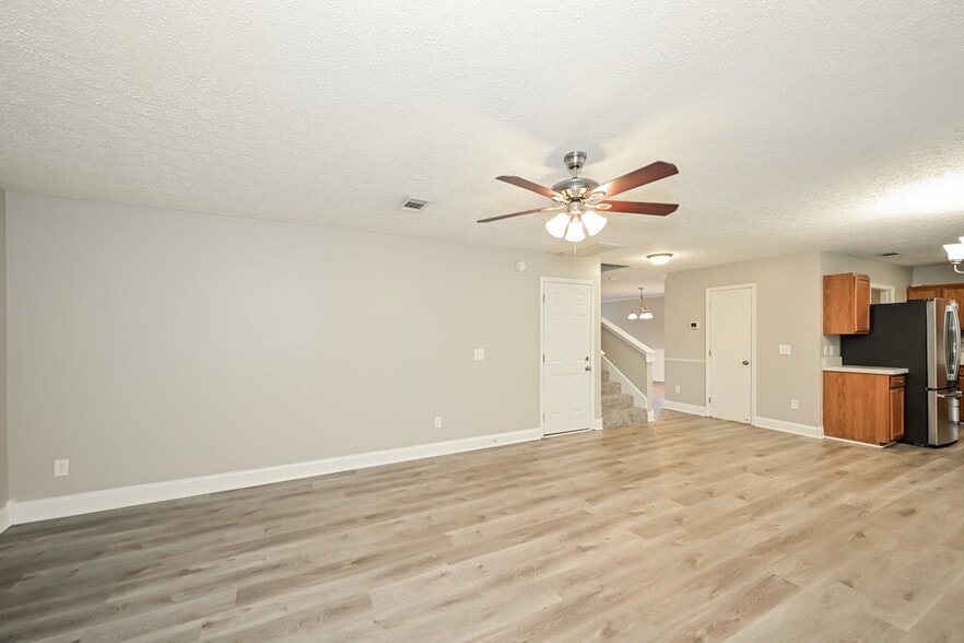 Building Photo - 805 General Barksdale Dr